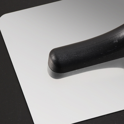 Plastiekhandvat van roestvrij staal plastertroel voor betonnen afwerking en muurverf